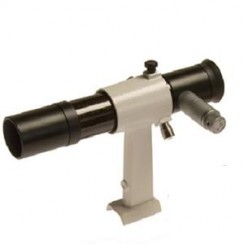 SKYWATCHER 6X30 SUCHER MIT BELEUCHTUNG 