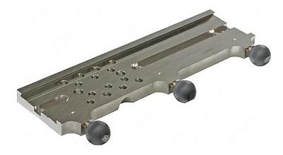 BAADER  SCHWALBSCHW.KLEMM F.3"PRISM.LEISTE(LOSMANDY) 